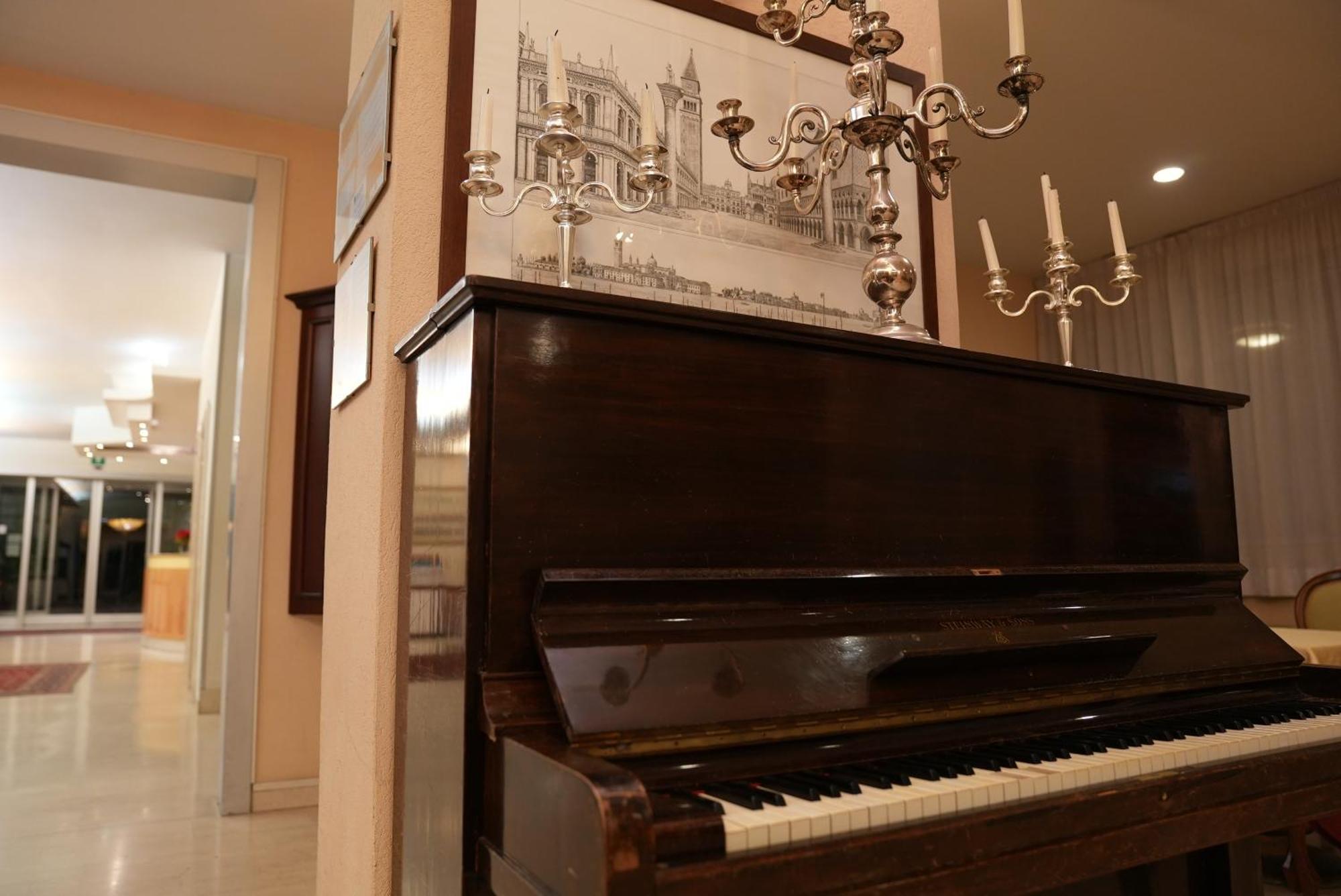 Hotel Albatros Местре Экстерьер фото