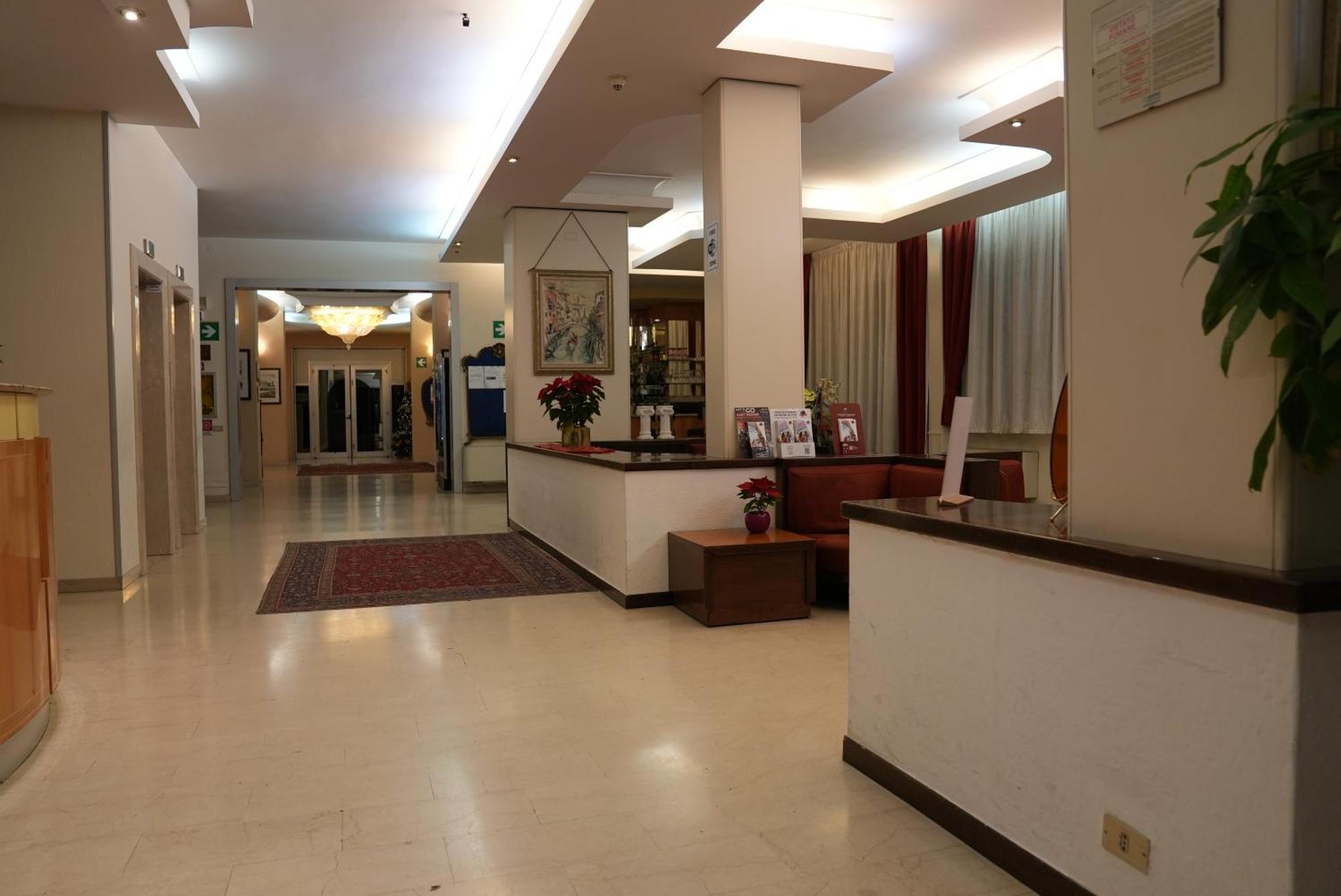 Hotel Albatros Местре Экстерьер фото